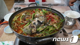 물에 빠진 고기 안 먹는다는 지인, 입맛 고상한 척…밥맛 떨어져 갑론을박