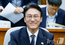 미소짓는 김민석 후보자