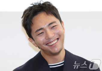 한국인 최초 토니상 수상한 박천휴 작가