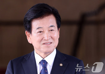 답변하는 정동영 통일부 장관 후보자