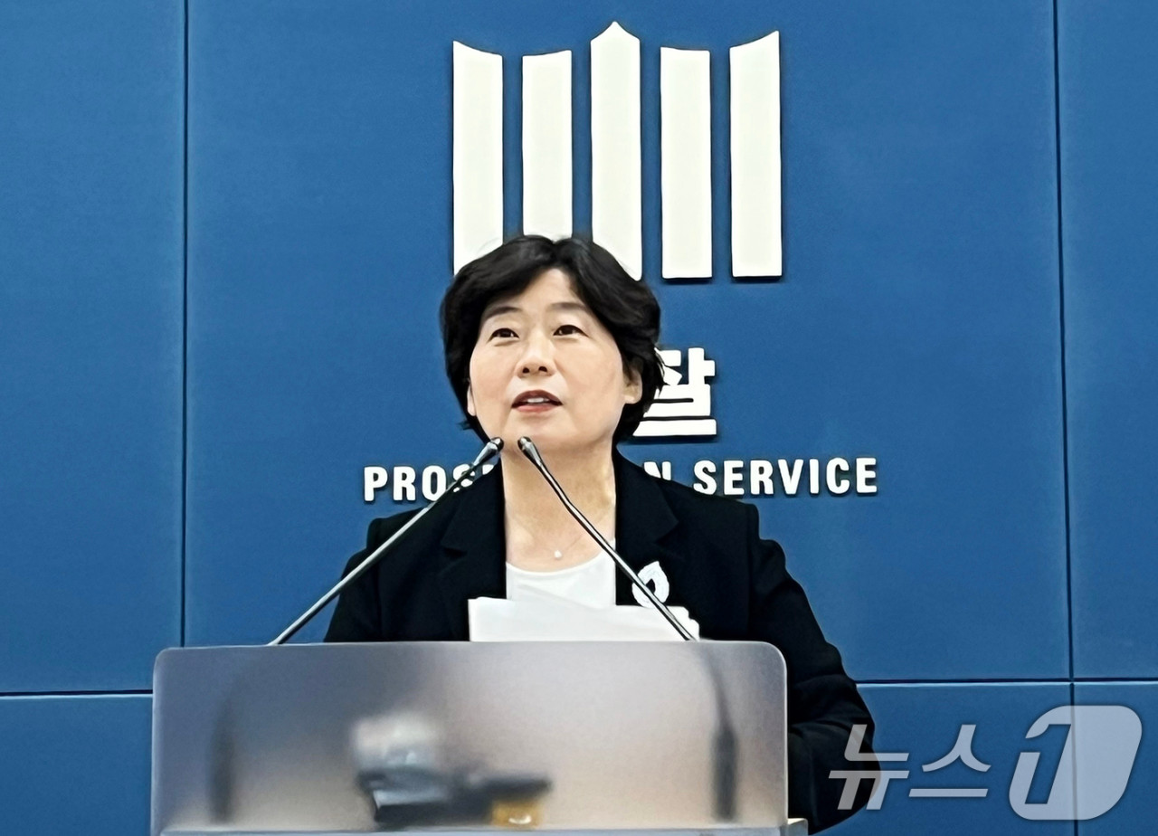 윤석열 전 대통령, 특검 조사 거부...조사자 교체 요구 소란 여전