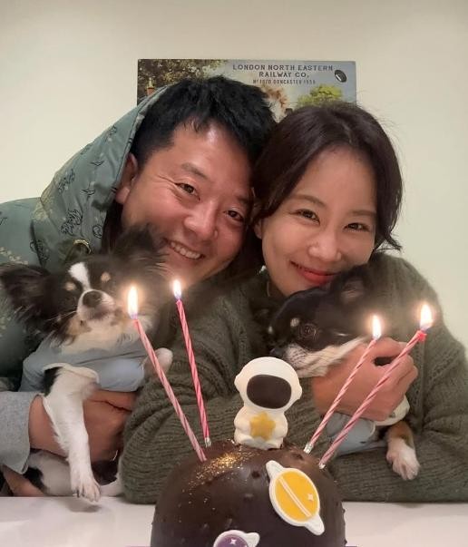 코미디언 김준호-김지민 부부, 은빛마을 봉사활동에 참여…훈훈한 감동 전해