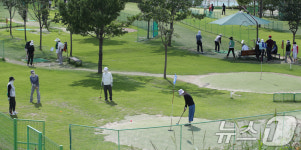 동호인으로 붐비는 파크골프장