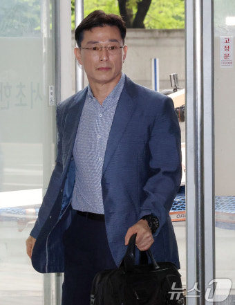 순직해병 특검 사무실 찾은 임성근 전 사단장