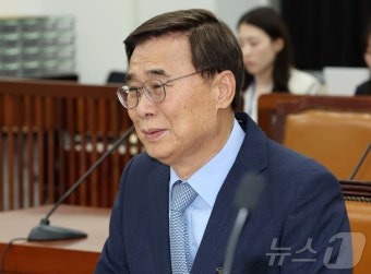 이종석 국정원장, 정보위 전체회의 첫 출석
