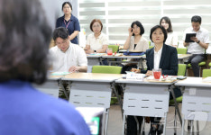 신림종합사회복지관 현장점검하는 이스란 차관