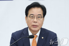 발언하는 송언석 원내대표