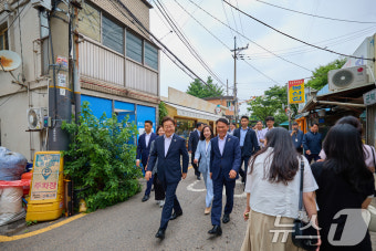李대통령, '골목 상권' 찾아 오찬