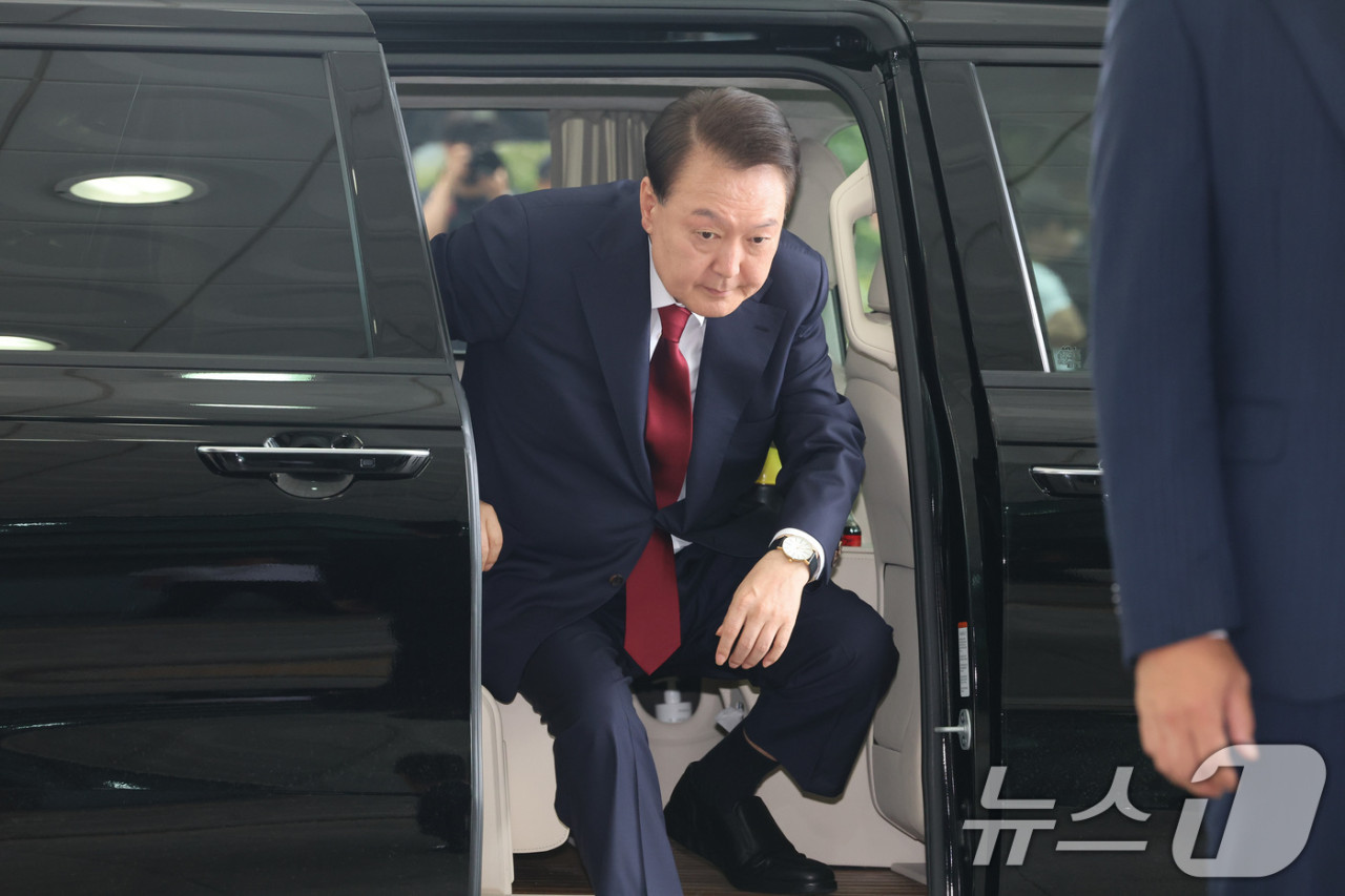 윤석열 전 대통령 2차 소환 조사 시작, 체포영장 집행 저지 의혹 수사 집중