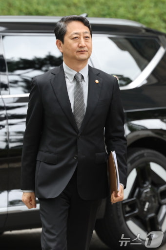 안덕근 장관, 내란특검 출석