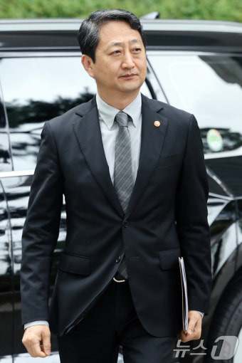 내란특검 출석하는 안덕근