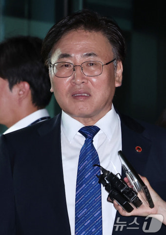 내란특검 조사 마친 유상임 장관
