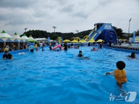 동해 37도…가마솥 더위에 물놀이장·맛집으로 피서 행렬