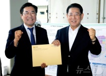 김영록 지사, 박찬대 의원에 나주 에너지국가산단 설명