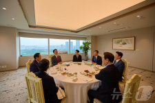 국무총리와 오찬회동 갖는 이재명 대통령