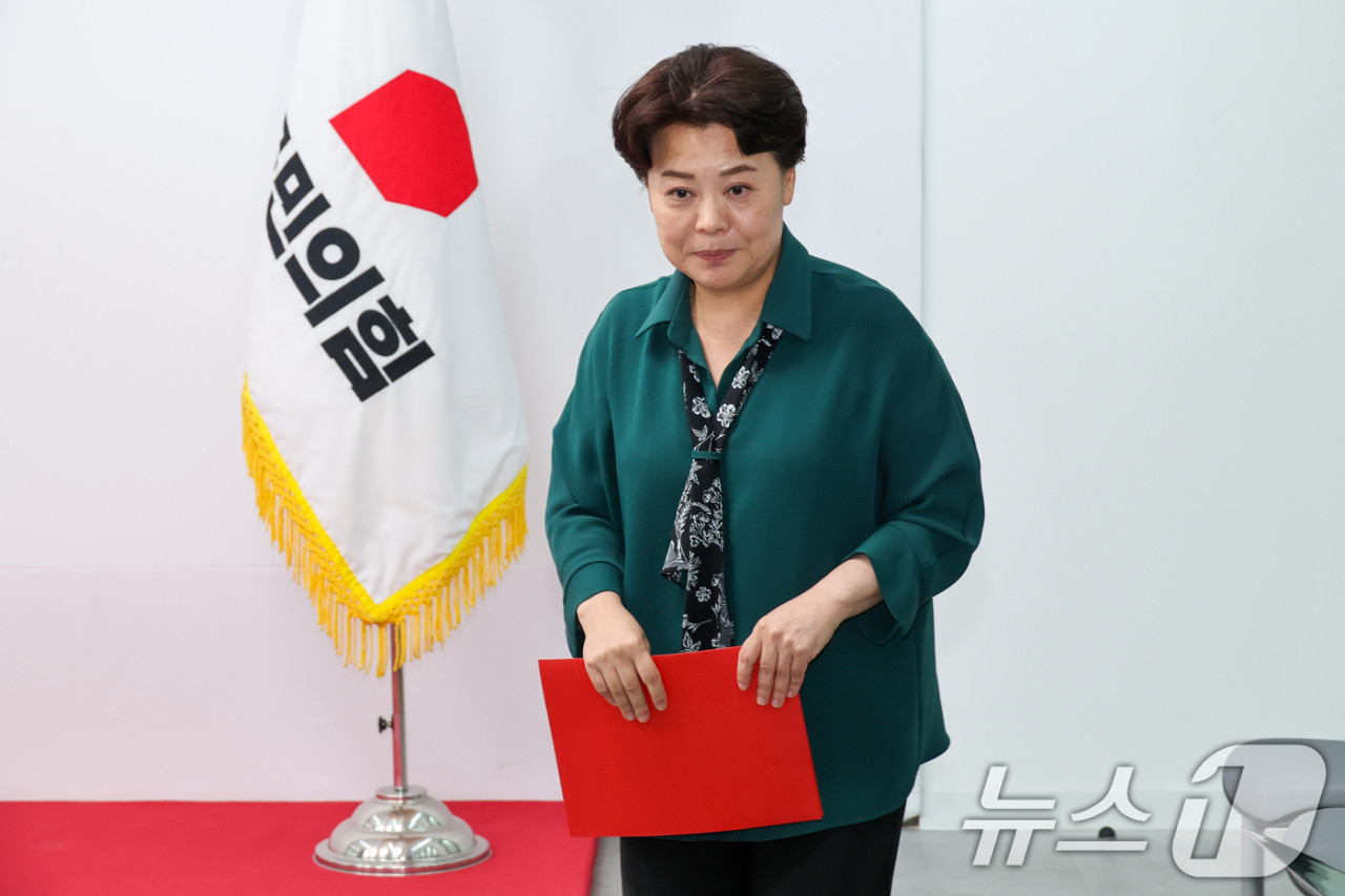 국민의힘 윤희숙, 혁신안에 대한 당 지도부 반응에 다구리 발언 논란