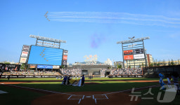 대전 한화생명 볼파크에서 펼쳐지는 블랙이글스의 멋진 공연