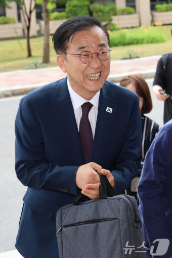 출근하는 김윤덕 장관 후보자
