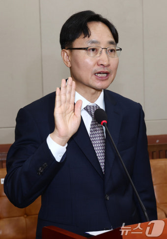 임광현 국세청장 후보자, 인사청문회 '선서'