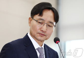 굳은 표정의 임광현 국세청장 후보자