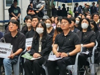 오송참사 2주기 추모 영상 보고있는 유가족 협의회 대표