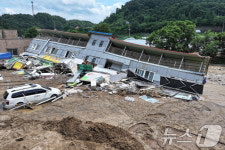 집중호우로 무너진 가평 편의점