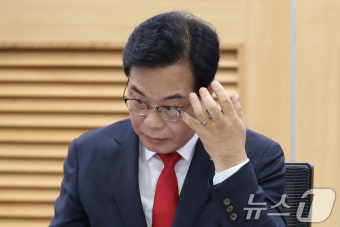 李정부 방송3법 저지 위한 토론회 참석한 송언석 비대위원장
