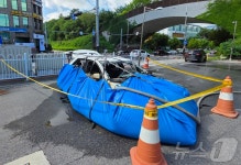 수조에 보관 중인 화재 전기차