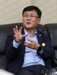 출입기자단과 간담회 하는 김성환 환경부 장관