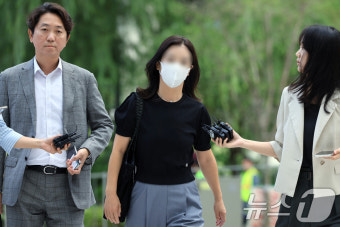 '김건희 집사' 김예성 씨 아내 특검 출석