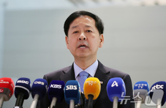 관세협상 위해 미국 출국하는 구윤철 경제부총리
