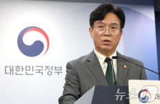 김영훈 장관, 노동조합 및 노동관계조정법 개정안 관련 브리핑