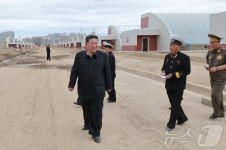김정은, 위화도 온실종합농장과 신의주·의주 제방공사장 점검