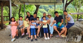수학여행 못 간 형편 떠올라…쌀 2톤 기탁한 거제 택시기사