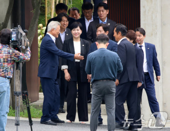 문 전 대통령 예방 마친 정청래 대표