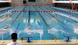 북한, 차관원 수영장서 성·중앙기관 간부 수영 경기 진행
