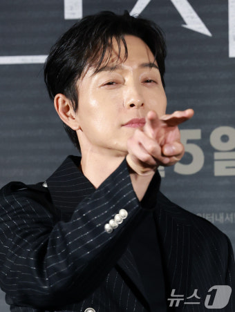 '살인자 리포트' 정성일, 11명을 죽인 연쇄 살인마