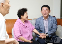 광복절 맞아 독립운동가 헌신에 감사…서구청장 위문 활동
