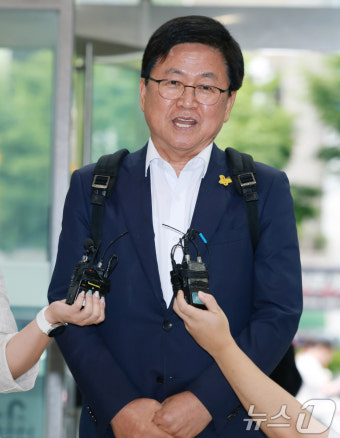 인사청문회 사무실 출근하는 최교진 교육부 장관 후보자