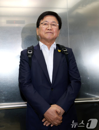 인사청문회 사무실 첫 출근하는 최교진 교육부 장관 후보자