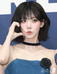 '비비 동생' 나경, 예쁜 볼 하트