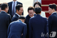 '3박6일' 日·美 순방 위해 출국하는 이재명 대통령