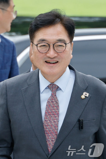 '전승절 참석' 우원식 의장, 김정은 조우할까