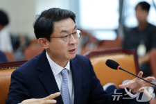 인사청문회 답변하는 이억원 금융위원장 후보자