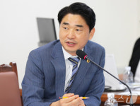 강경문 제주도의원 "기초단체 설치보다 실질적 개혁이 우선"