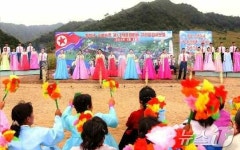 北 창성군 금야농장 살림집 입사모임 참석한 주민들