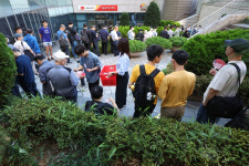 중앙우체국 앞 오픈런 李대통령 취임 100일 기념우표 구입 위해