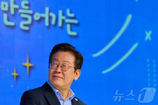청년 소통·공감 토크콘서트 참석한 이재명 대통령