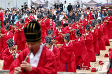 공자·유교 성현들에 예를 갖춰