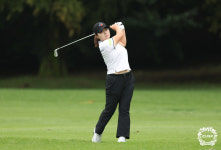 홍정민 과감한 아이언샷